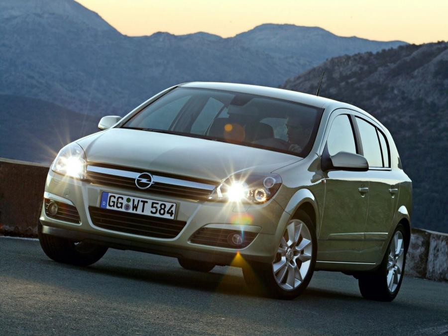  Opel Astra Hatchback 2004 года  (фото 21 из 27)